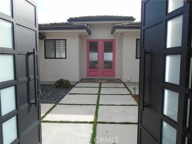 Building Photo - 790 Vía Santa Catarina