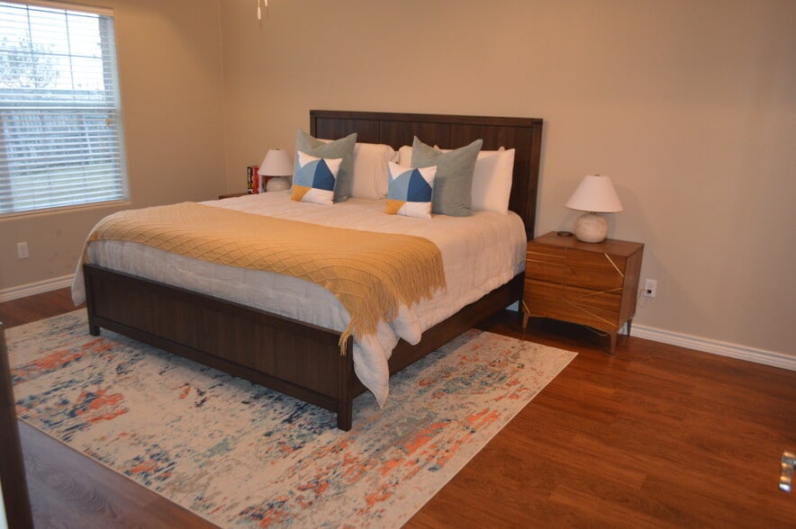 Building Photo - 1603 Margaret Ln