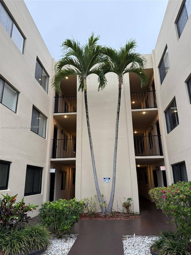 Building Photo - 5220 Las Verdes Cir