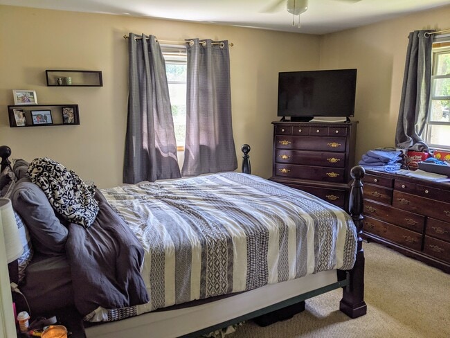 Building Photo - 512-514 Terrace Dr