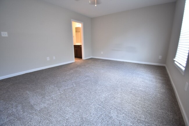 Building Photo - First Two Weeks Rent Free!! 3 Bedroom 2.5 Bathroom Townhome