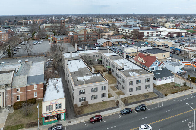 Aerial Photo - 116 W Merrick Rd