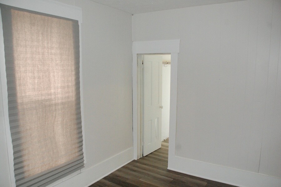 Building Photo - 575 W 13th St