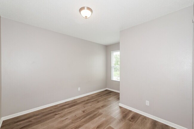 Building Photo - 708 Adagio Dr