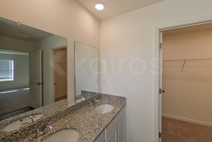 Building Photo - 110 Flat Rock Ml Trl