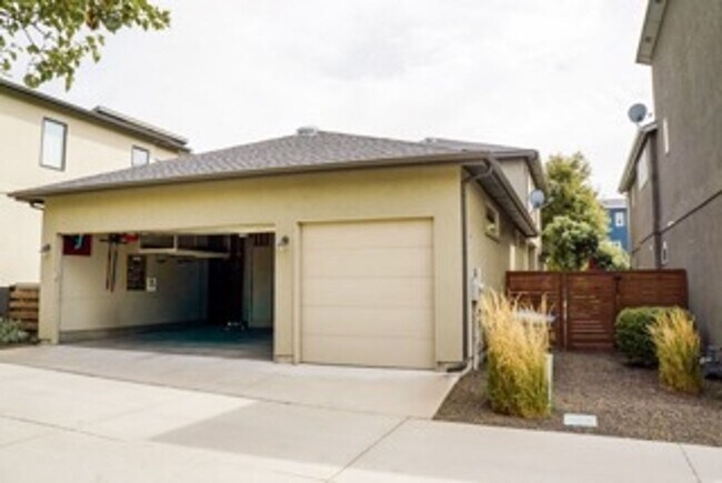 Building Photo - 2975 S Old Hickory Way