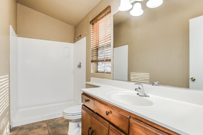 Building Photo - 2231 N 89th Ave