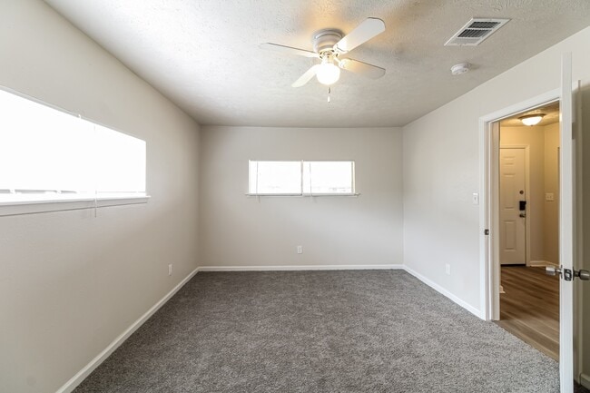 Building Photo - 12715 Zavalla St