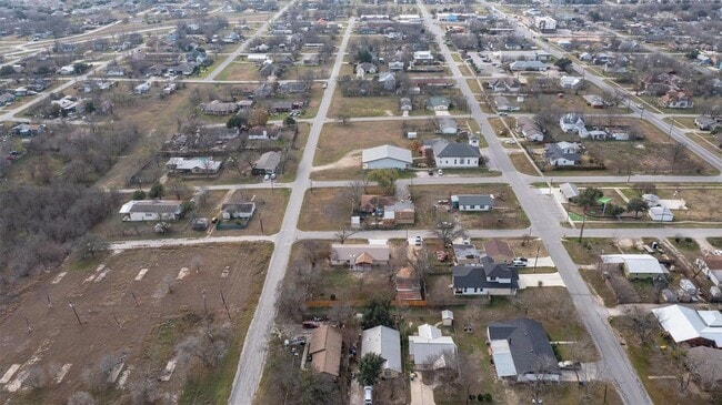 Building Photo - 209 E Rector St