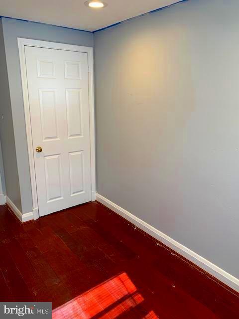 Building Photo - 4760 Homesdale Ave