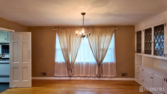 Building Photo - 221 Wyckoff Ave