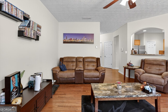 Building Photo - 5556 Cascade Run