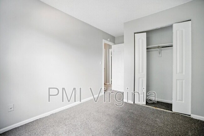Building Photo - 1077 Commonwealth Pl
