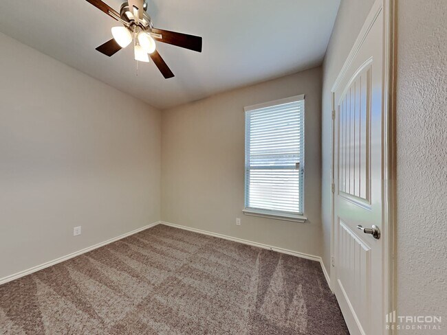 Building Photo - 125 Creek Terrace Dr