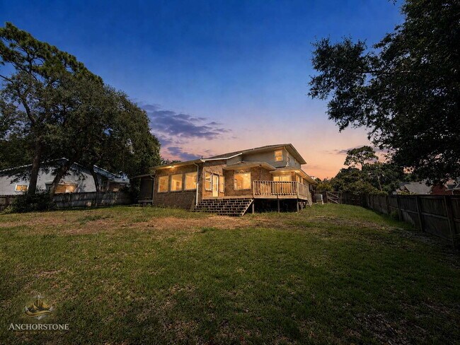 Building Photo - Updated 3BR Niceville Home with Soaring Ceilings, Luxury Primary Suite & Spacious Cul-de-Sac Lot