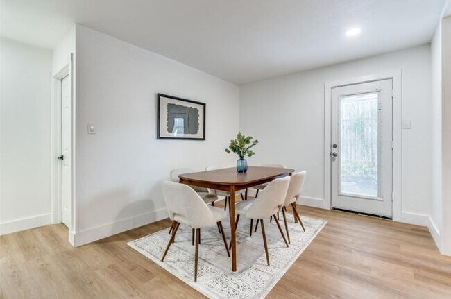 Building Photo - 9412 Quail Meadow Dr