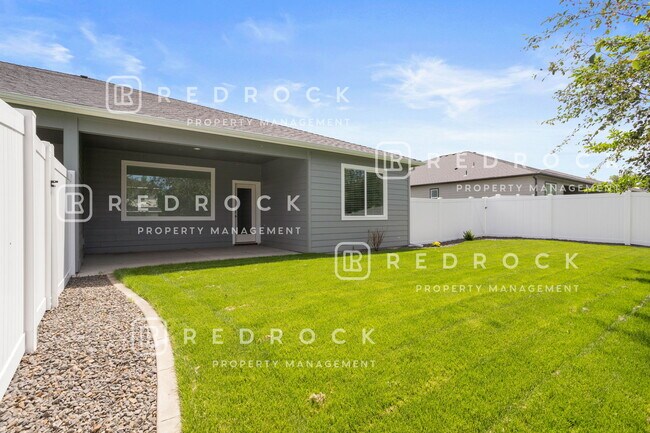 Building Photo - 1328 N Tschirley St