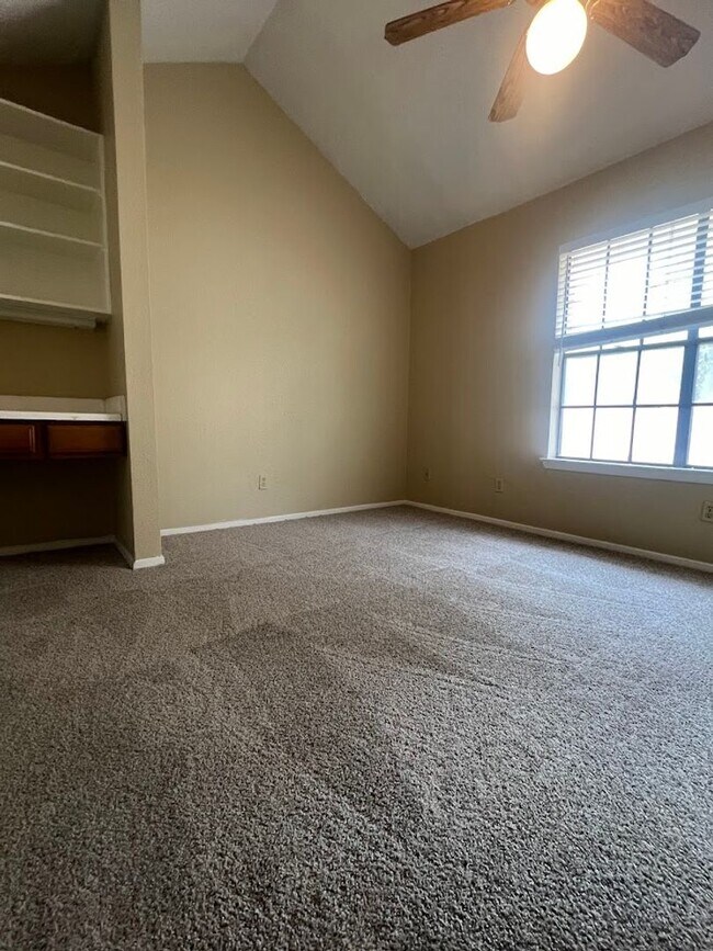 Building Photo - WEST CAMPUS - 2 BEDROOM - 2 BATHROOM  - AUGUST 2026 MOVE IN