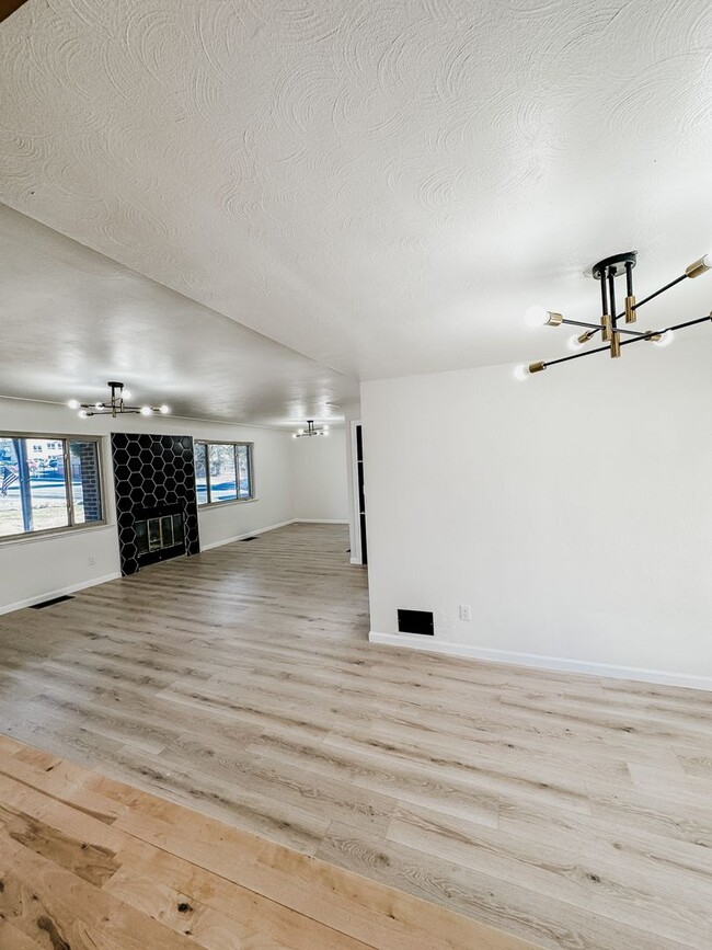 Building Photo - 5210 W 28th Ave