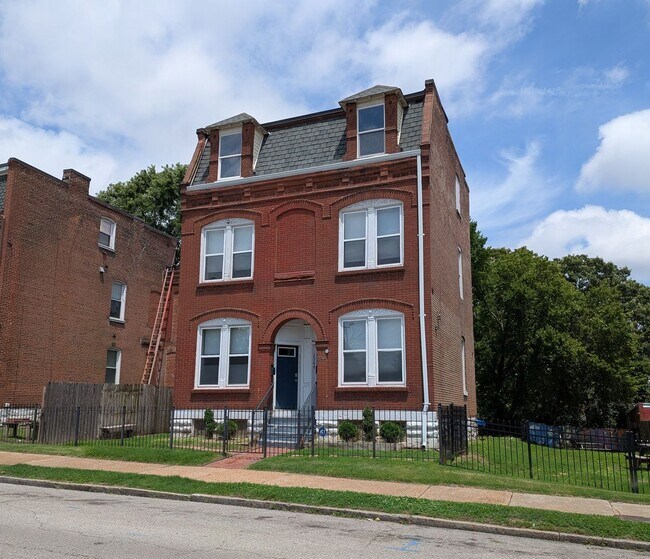 Building Photo - 2747-2749 Arsenal Street