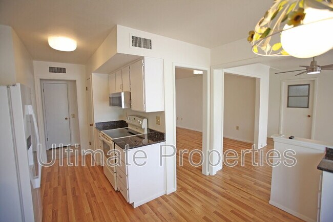 Building Photo - 9859 W Emberwood Dr