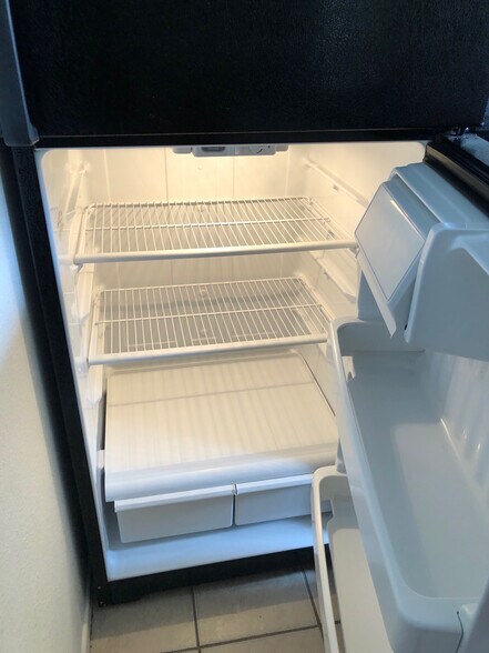 fridge - 3611 1/2 W 4th St