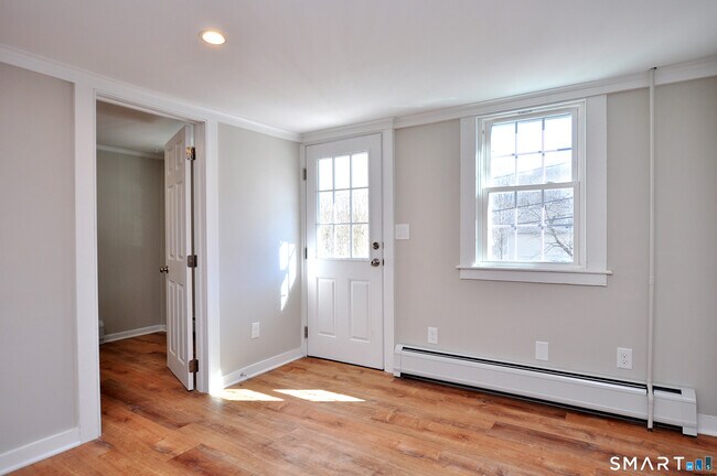 Building Photo - 59 Bridge St