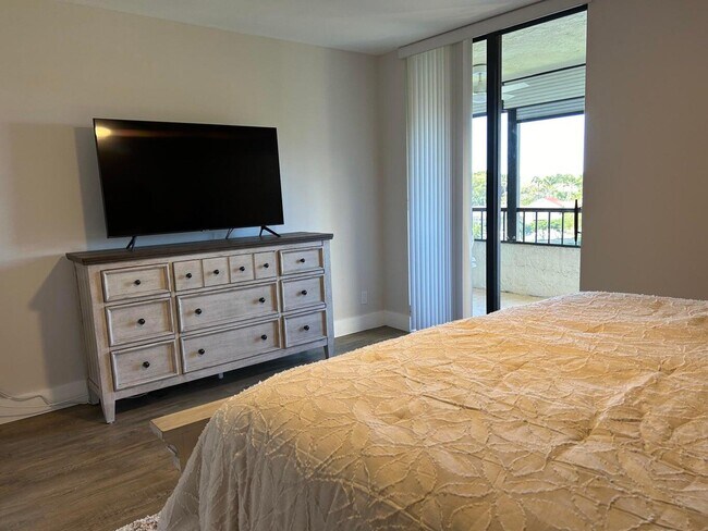 Building Photo - 1850 Homewood Blvd