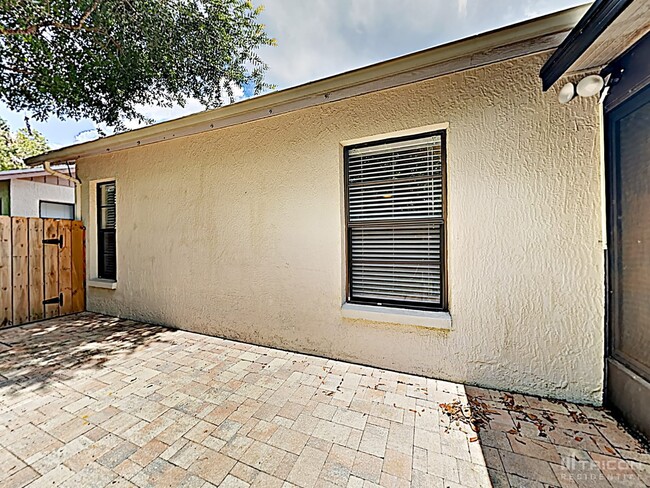 Building Photo - 8017 Lansing Dr