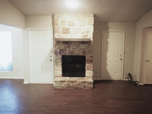 Building Photo - 1218 Tartan Ln