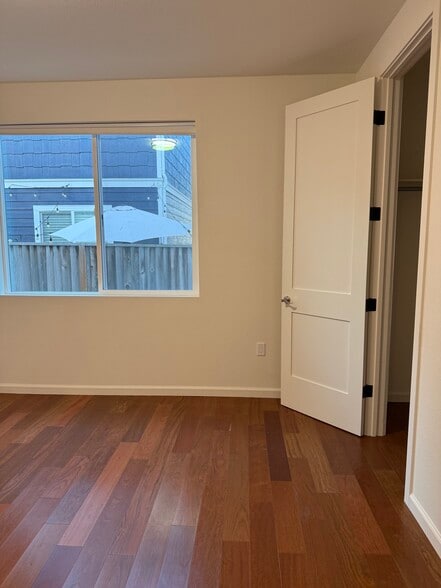 Building Photo - 1869 Ocean View Ave