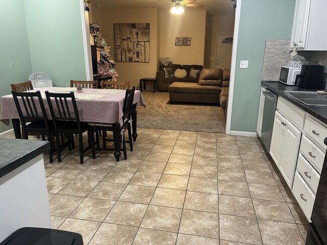 Building Photo - 1514 N Clay St