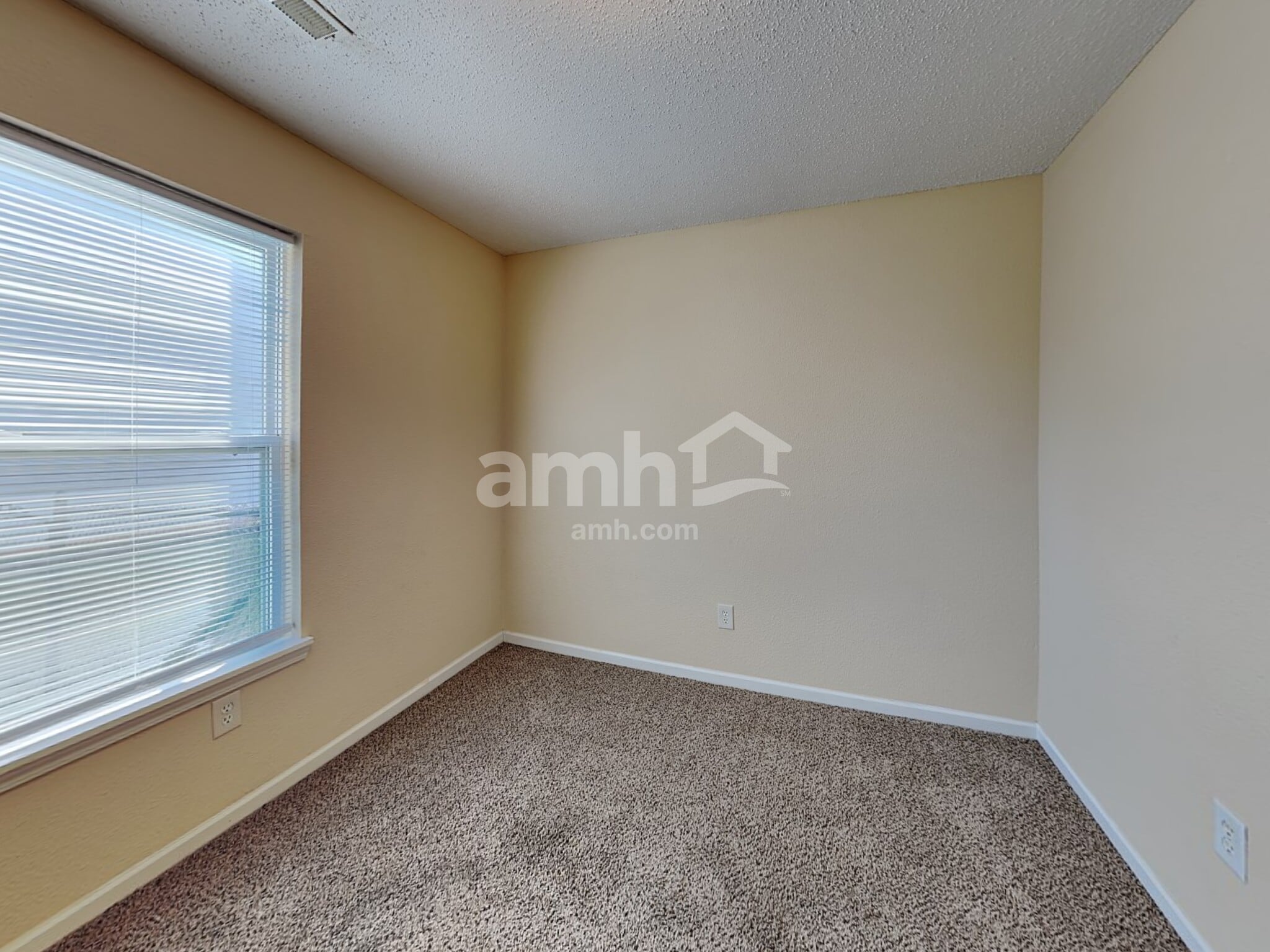 Building Photo - 8110 Red Barn Ct