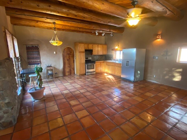 Building Photo - 601 Callejon Rd
