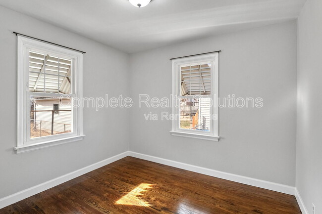 Building Photo - 8118 Blanchard Dr