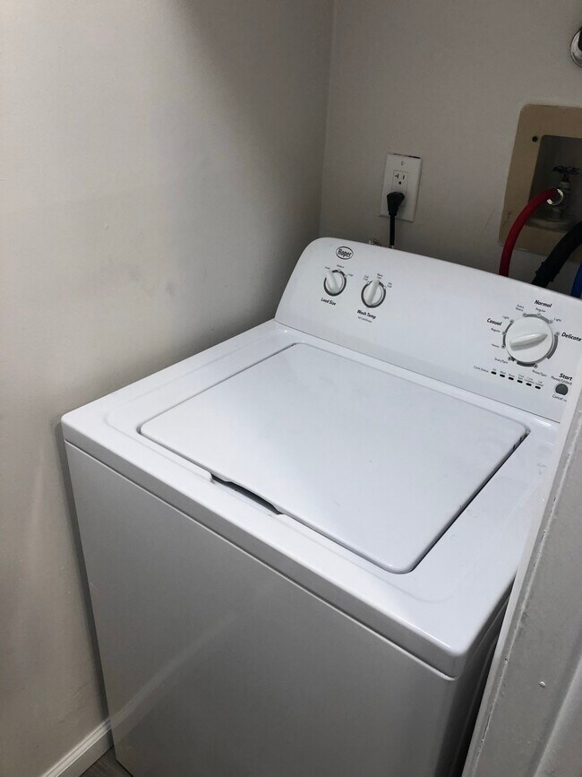 Washer - 605A Cypress Point Cir