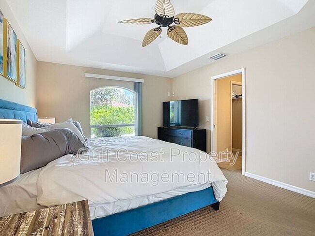 Building Photo - 227 Rotonda Blvd W