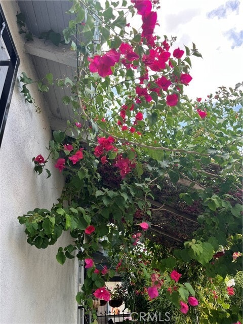 Building Photo - 5216 S Budlong Ave