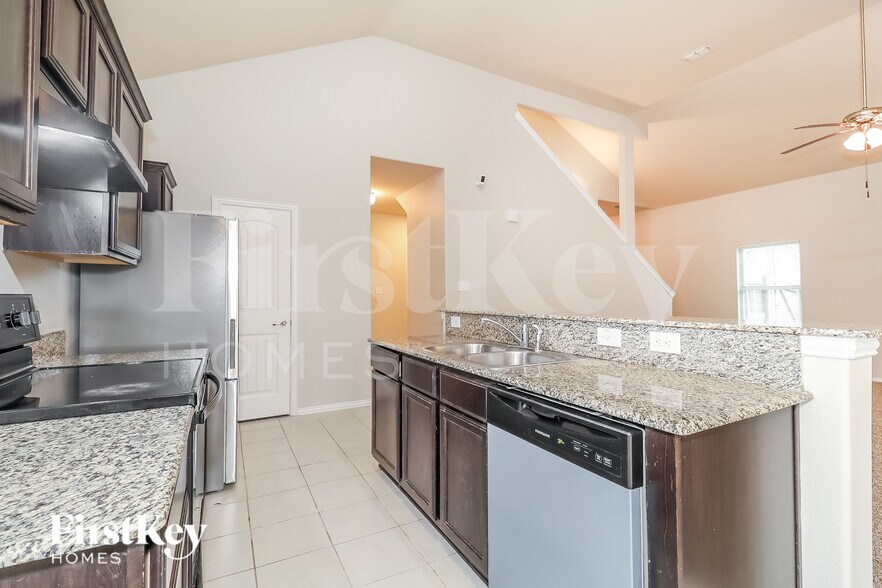 Building Photo - 963 Ranch Rd