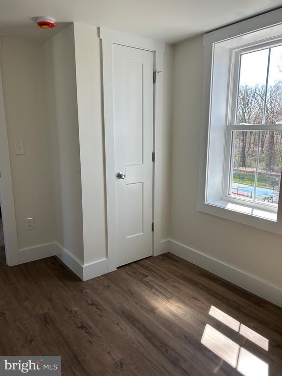 Building Photo - 152 N Walnut St