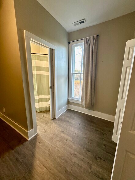 Bathroom in bedroom 2 - 517 Malone Cir