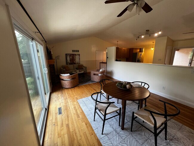 Building Photo - 10999 Bradshaw St