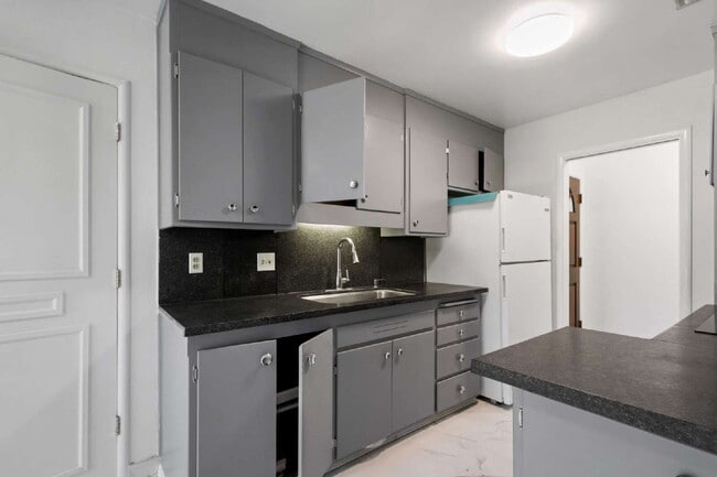 Building Photo - Available Now or Fall. Old East Davis Rental with Spacious Yard, Bonus Room & Easy Bike Access to...