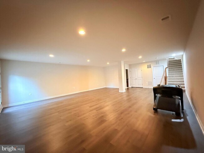 Building Photo - 42331 Benfold Square