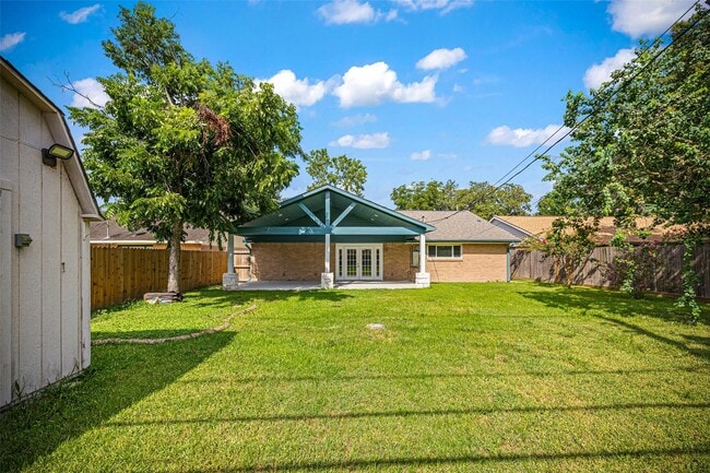 Building Photo - 11427 Hillcroft Ave