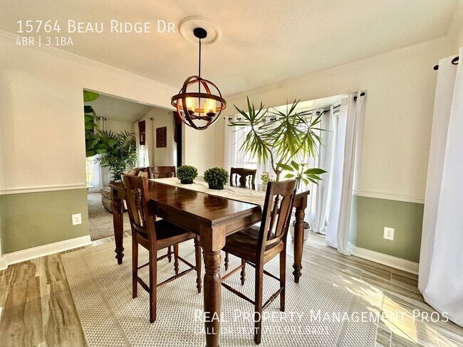 Building Photo - 15764 Beau Ridge Dr