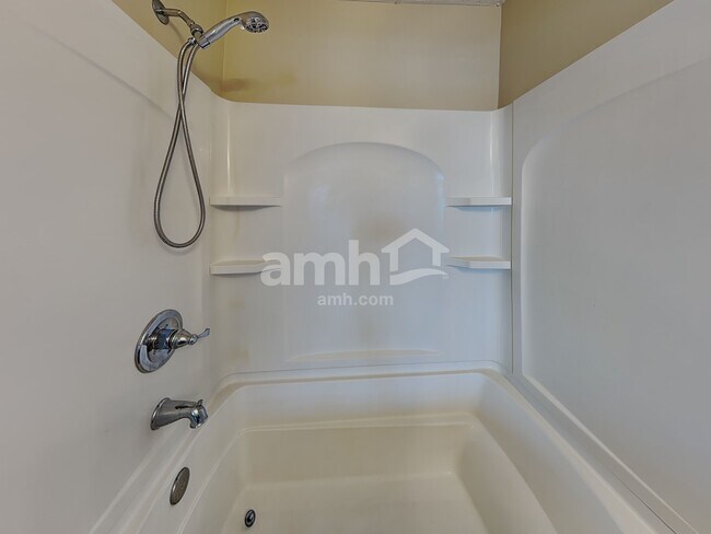 Building Photo - 1484 Persimmon Cir