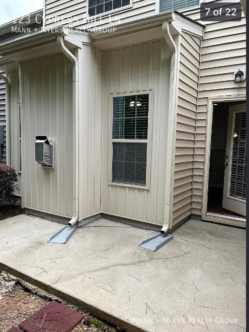 Building Photo - 123 Cypress Hill Ln