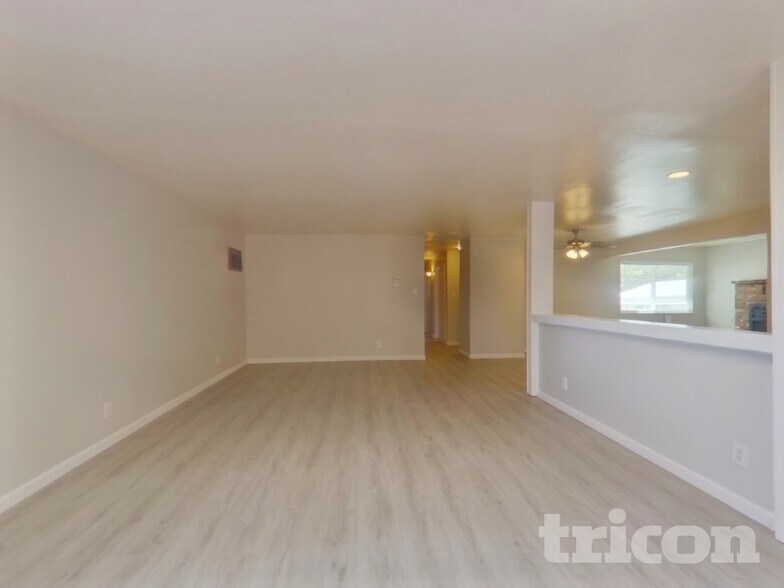 Building Photo - 3310 Heights Dr