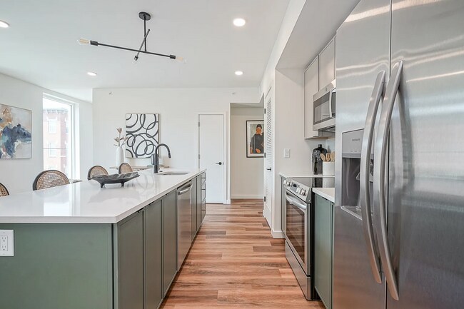 Building Photo - 1301 Bainbridge St